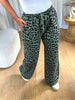 PANTALON AMPLE LÉOPARD KAKI