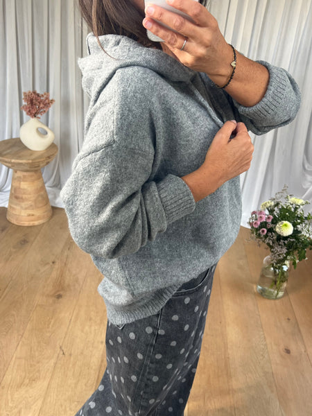 PULL CAPUCHE