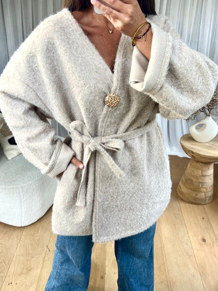 VESTE FEUTRINE BROCHE BEIGE