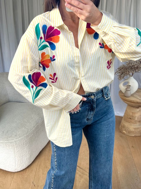 CHEMISE BRODÉE FLEURS JAUNE
