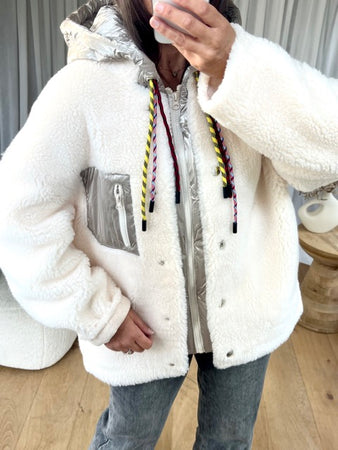 VESTE CAPUCHE KAILA MANCHES LONGUES