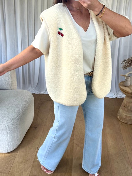 GILET SANS MANCHES BOUCLÉ CERISE