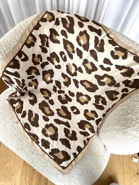 FOULARD LÉOPARD BEIGE